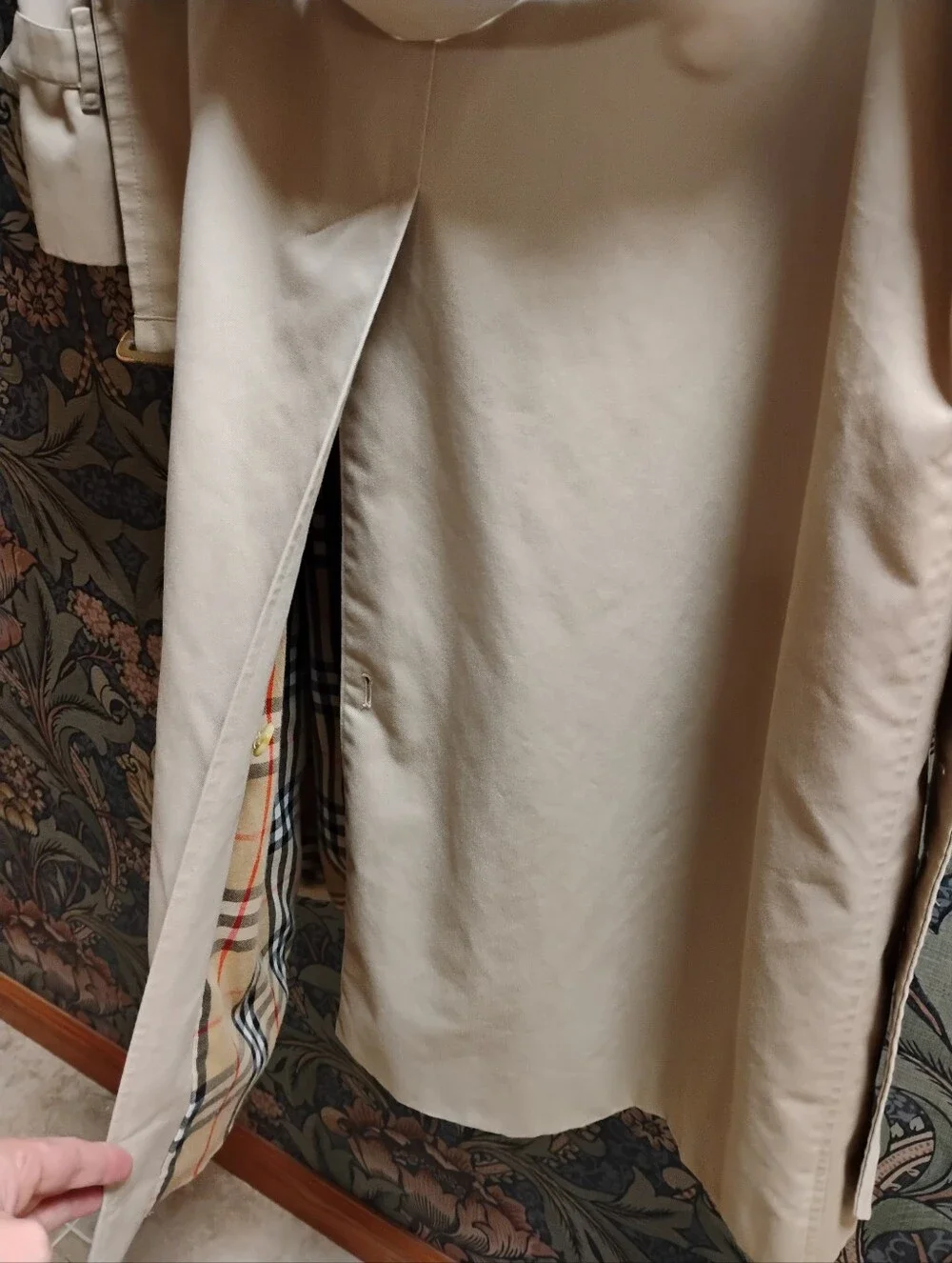 Vintage Burberry Cream/Tan Long Trench Coat with Signature Check Lining - Picture 7 of 14